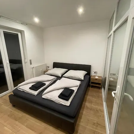 Modernes 2-room Mit Terrasse