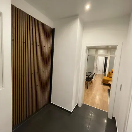 Modernes 2-room Mit Terrasse *
